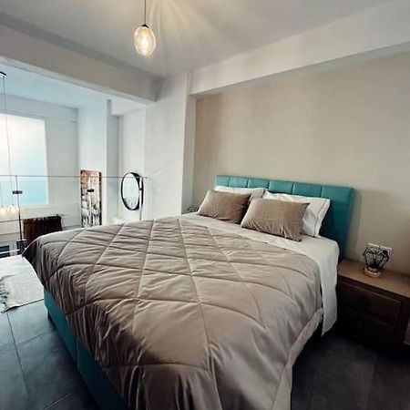 Ferienwohnung Escala Luxury Loft 2 In The Center &Free Parking Volos Exterior foto